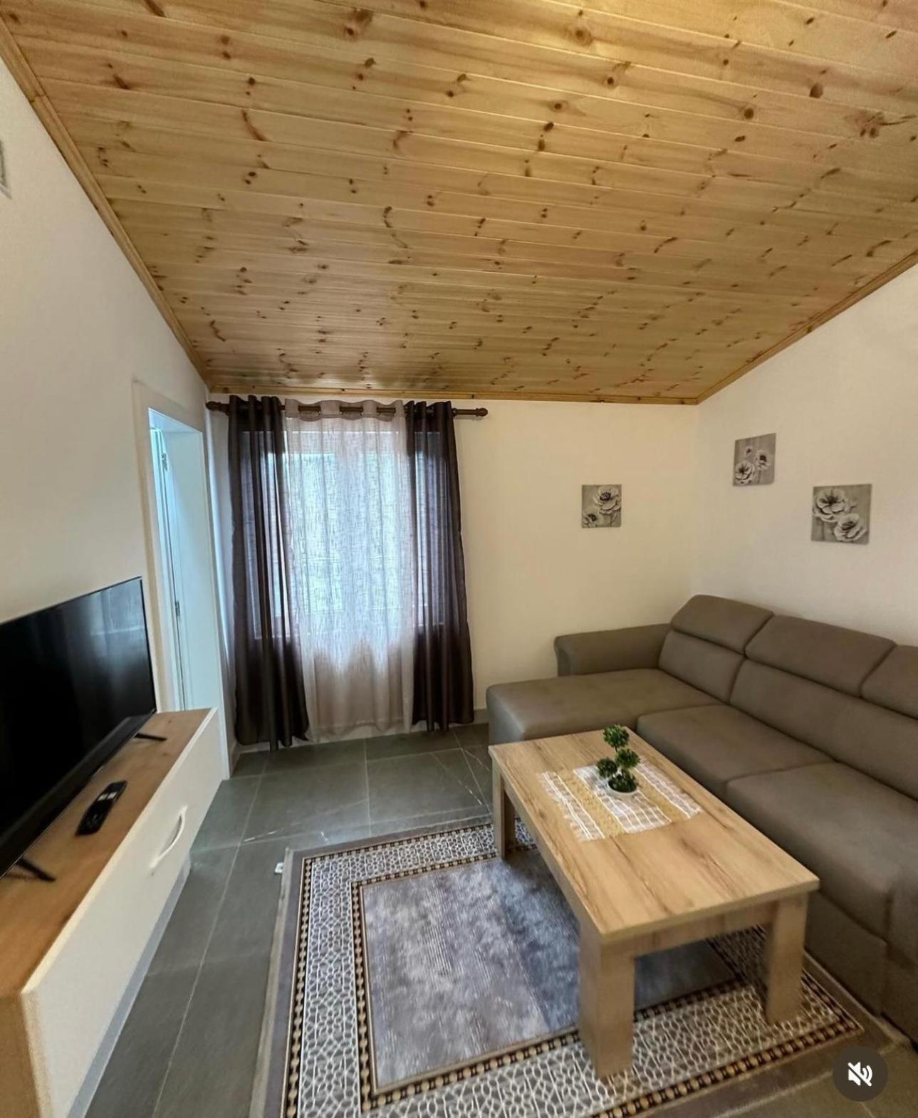 שקודר Qyteza Guest House & Camping מראה חיצוני תמונה