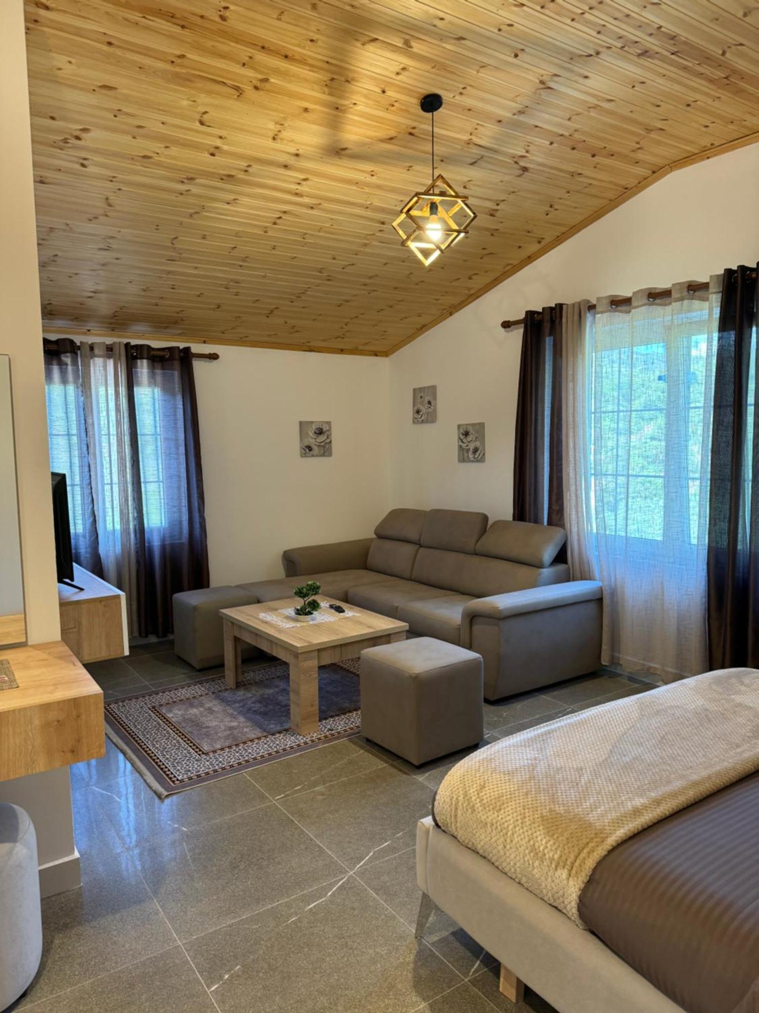 שקודר Qyteza Guest House & Camping מראה חיצוני תמונה