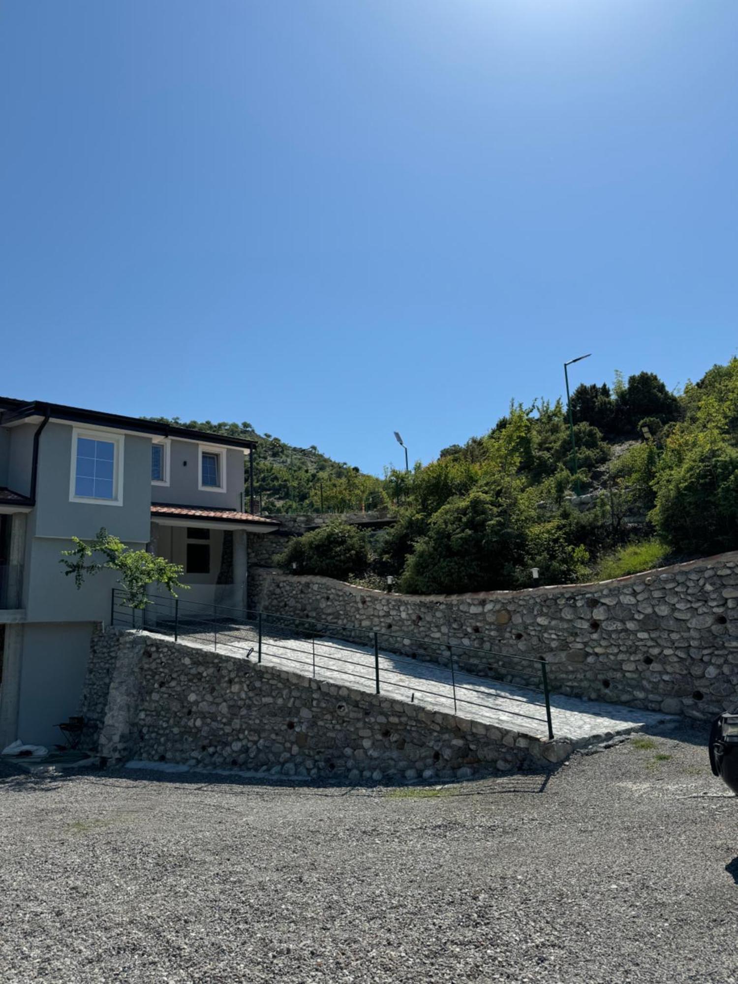שקודר Qyteza Guest House & Camping מראה חיצוני תמונה